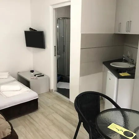 Kalina 公寓式酒店 波德戈里察